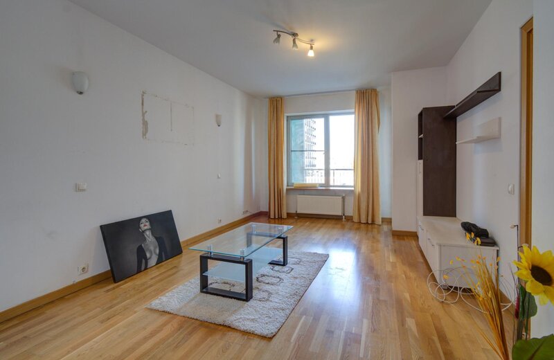 Splaiul Unirii, Vacaresti, Mihai Bravu, garsoniera Asmita Gardens,